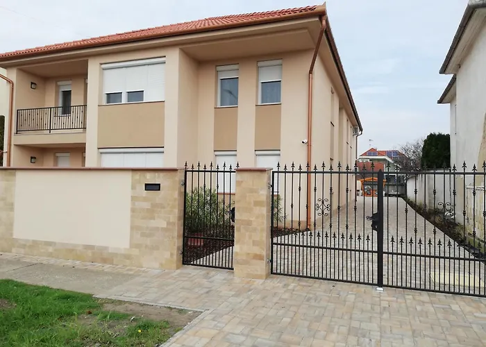 Imola Es Andrea Apartmanhaz 3
