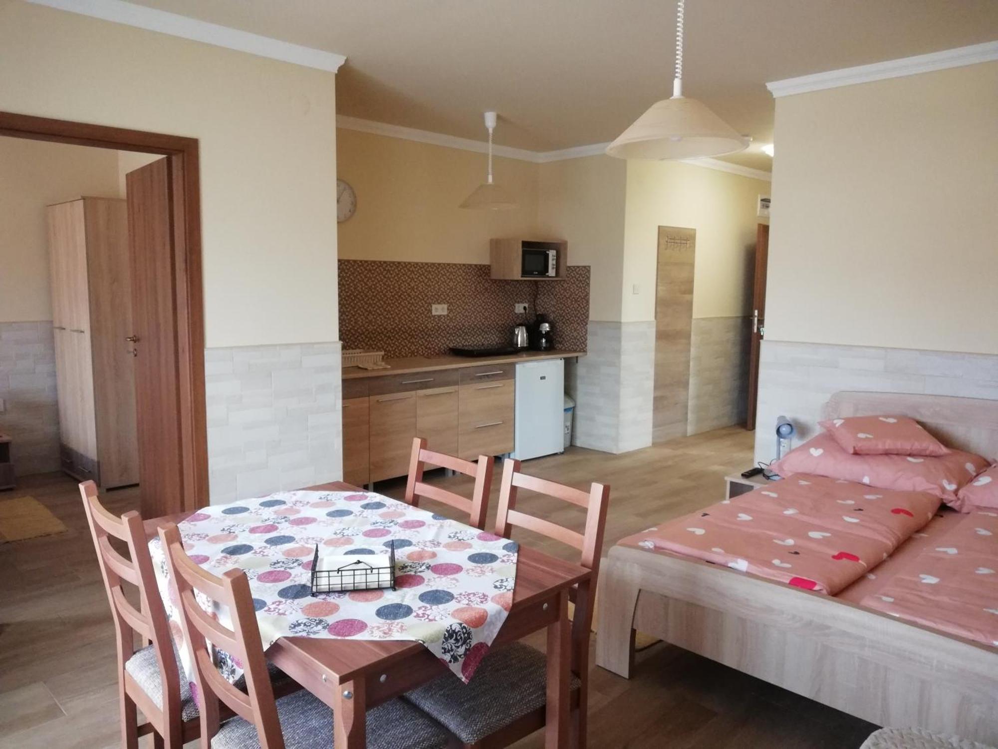 Apartment Imola Es Andrea Apartmanhaz 3 *