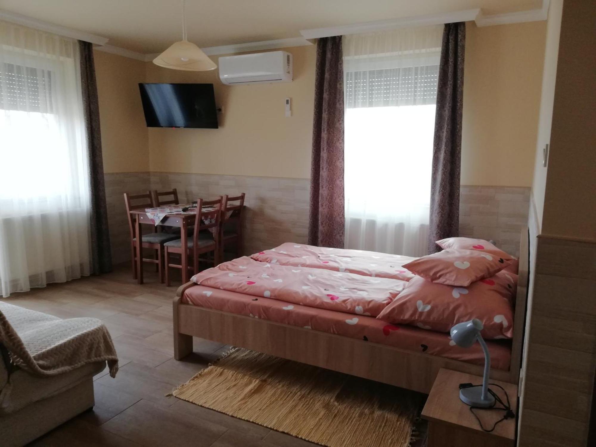 Imola Es Andrea Apartmanhaz 3 *